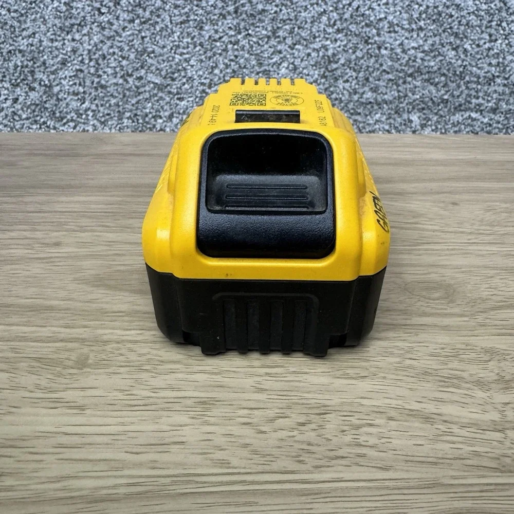 DEWALT DCB206 20V MAX XR 6Ah Lithium Ion Battery Type 2 Tested & Working